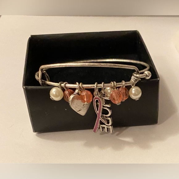 NEW AVON Breast Cancer Crusade Charm Bracelet - Picture 2 of 3